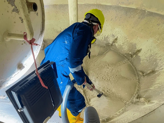 Tank washing operation